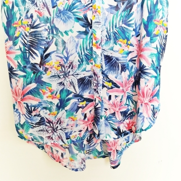 H & M Blue and Pink Tropical Floral Print Sleeveless Blouse Size 4 - Picture 4 of 9